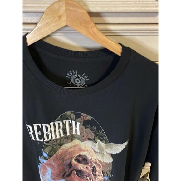 Men’s new with tags trust the universe graphic Skull T-shirt, XL - Picture 2 of 6